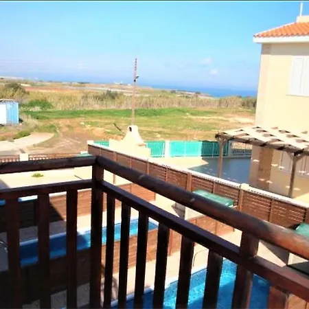 Jade Paralimni